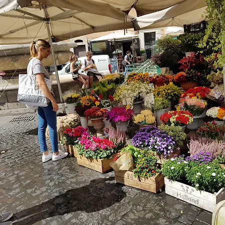 Simonetta Ai Musei Vaticani 2* רומא