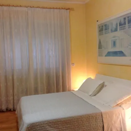 Simonetta Ai Musei Vaticani לינה וארוחת בוקר 2*