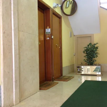 לינה וארוחת בוקר Simonetta Ai Musei Vaticani 2*